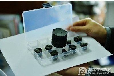 浙大突破性成果 新型石墨烯膜材料引領柔性導熱革命